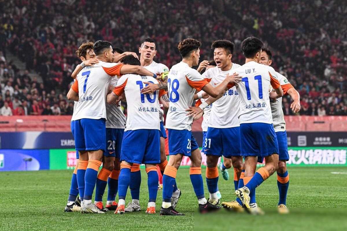 福建队在激烈对抗中逆转胜利，表现出强大实力的简单介绍