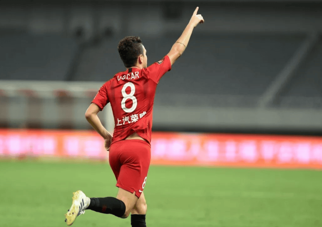 包含上海上港客场大胜重庆力帆取得联赛两连胜的词条