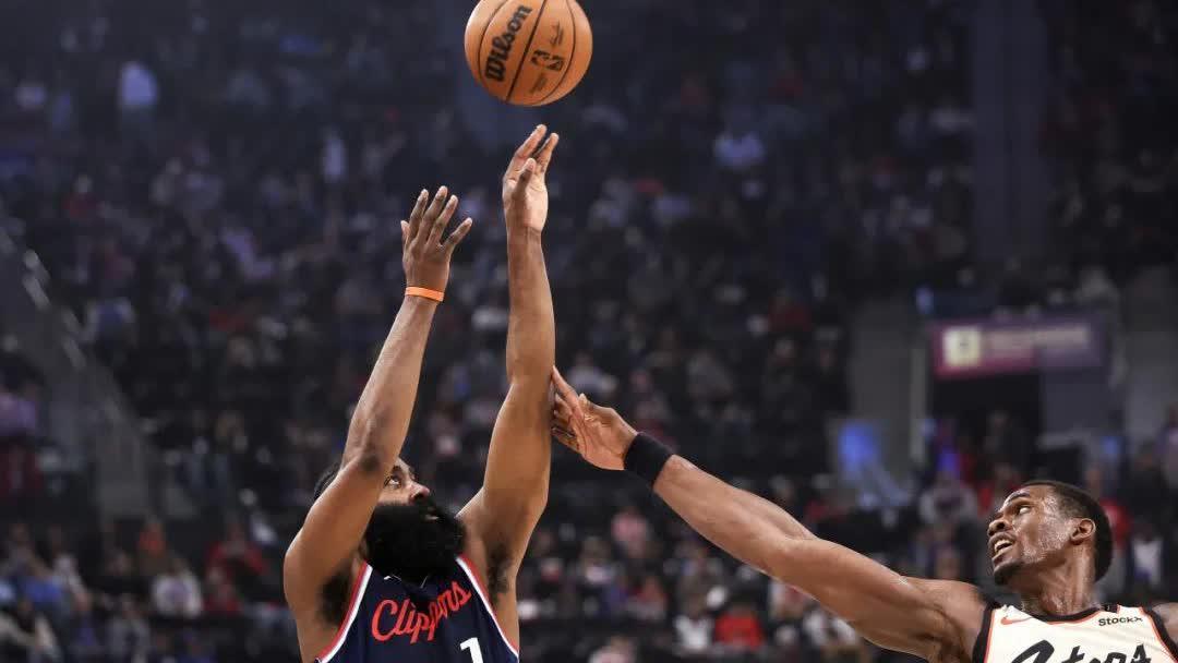 哈登狂砍险胜分，掀起高潮迎来新赛季高光！的简单介绍