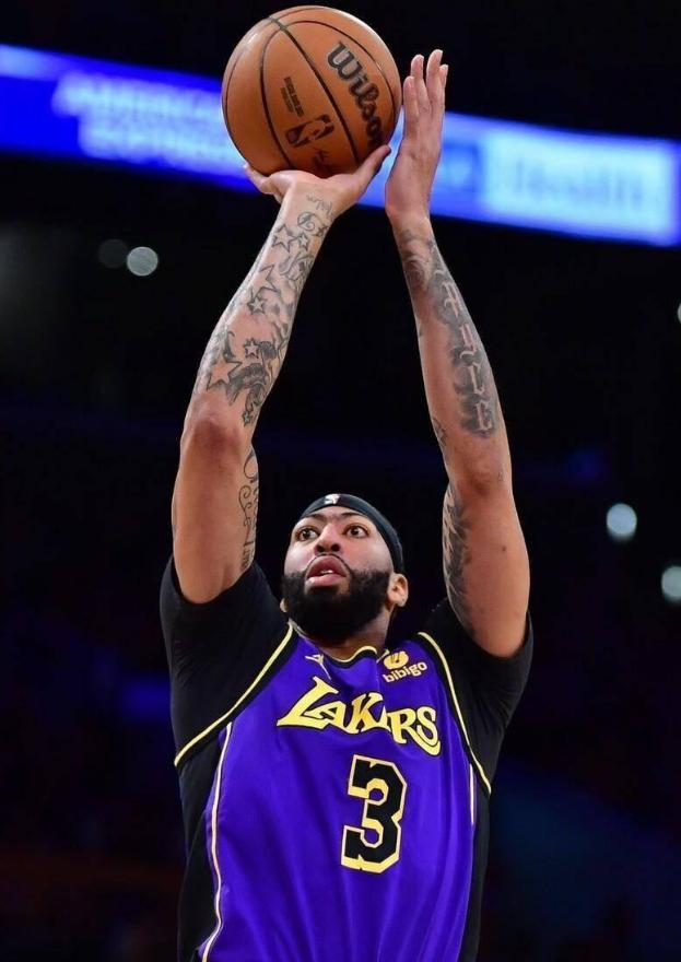 浓眉哥复出首战,塔图姆状态火爆,步行者成为焦点!