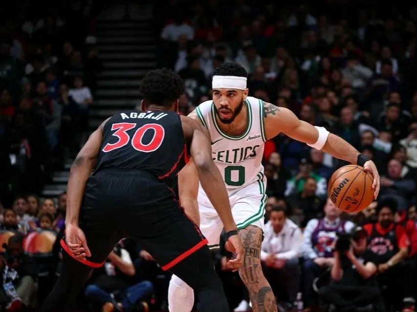 凯尔特人绝杀时刻,险胜点燃赛场,猛龙迎来胜利!