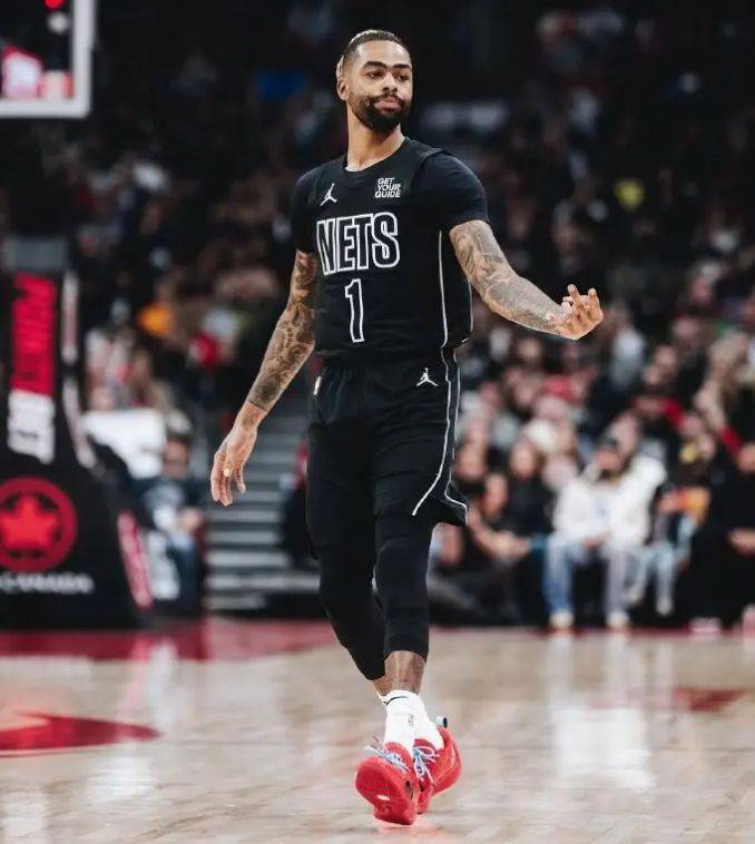 包含篮网复出首战，全明星入选状态火爆，引发争议成为焦点！的词条