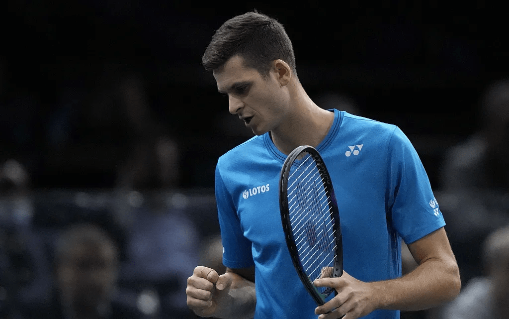 巴黎大师赛次回合对决在即!罗马演练定位球,洛杉矶湖人密集防守应对(1小时前俄乌战况消息)